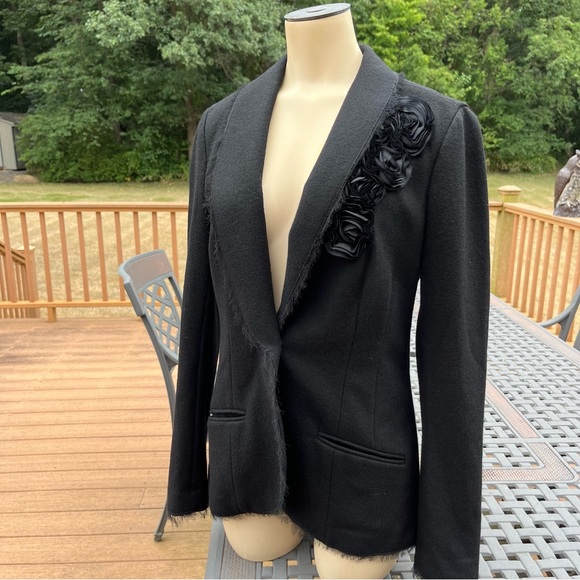 Banana Republic sculpted tailored wool blazer with roses and fringe size: small - Picture 2 of 16